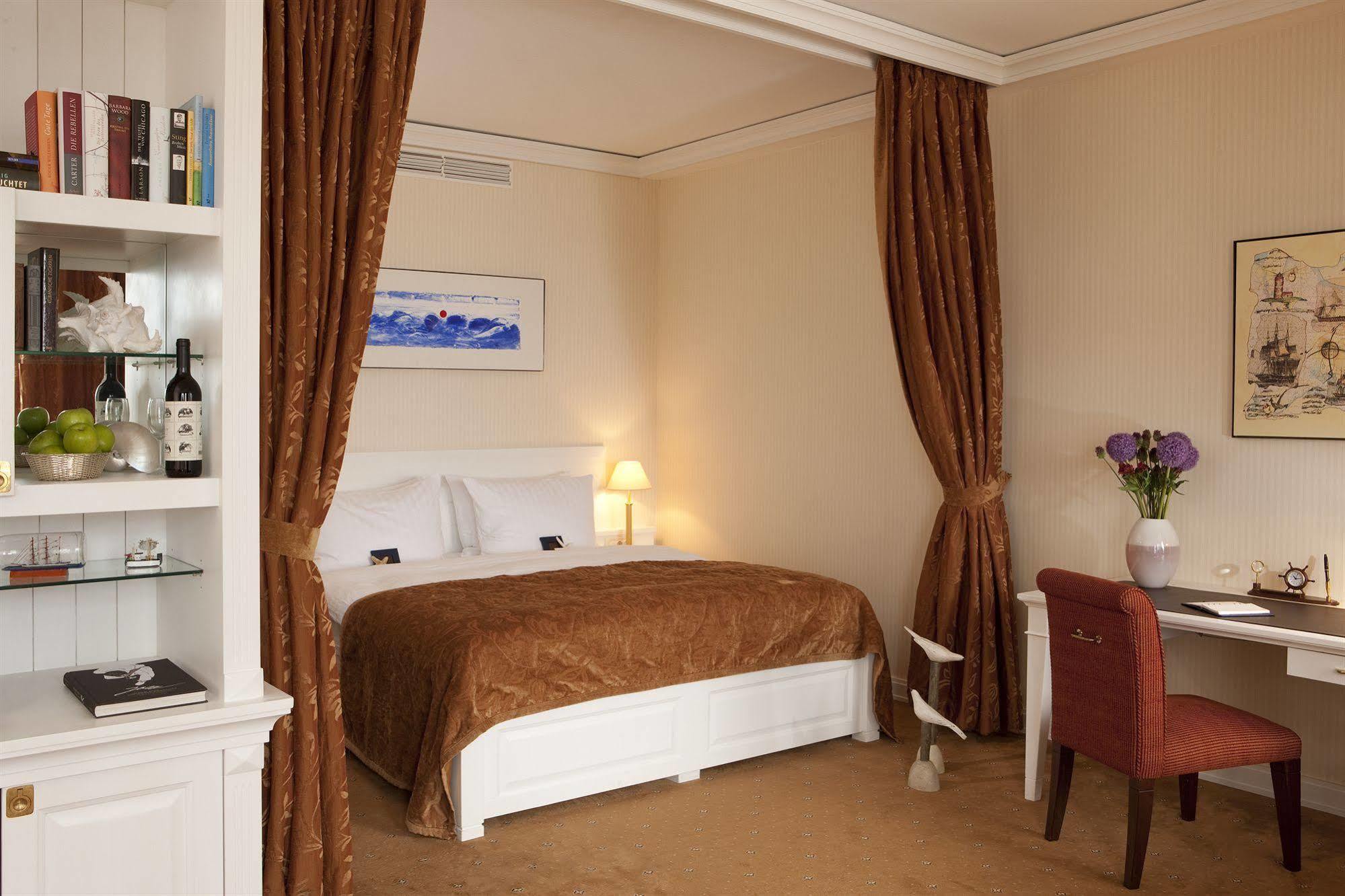 Yachthafenresidenz Hohe Duene Hotel Rostock Kültér fotó