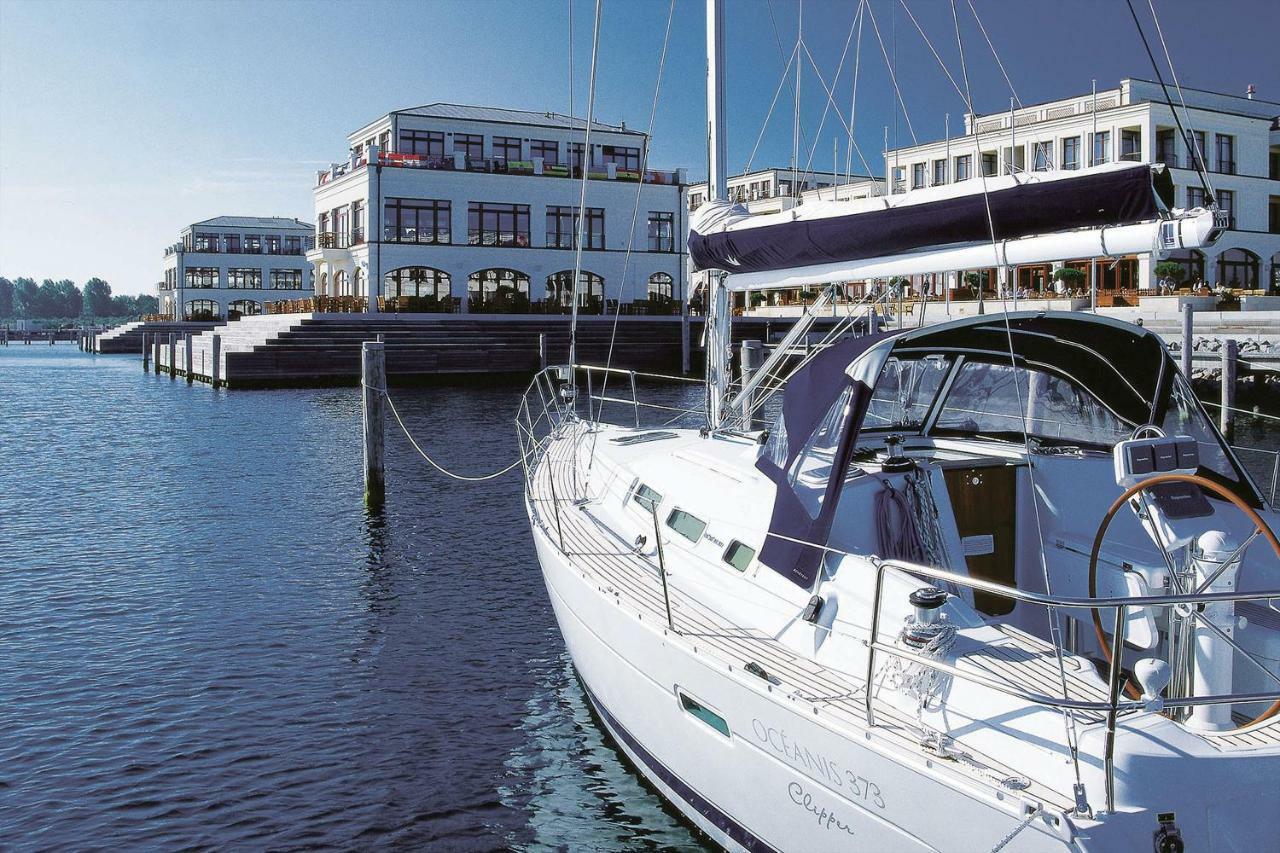 Yachthafenresidenz Hohe Duene Hotel Rostock Kültér fotó The marina